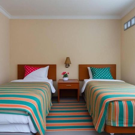 Surya Guest House Probolinggo Exterior foto