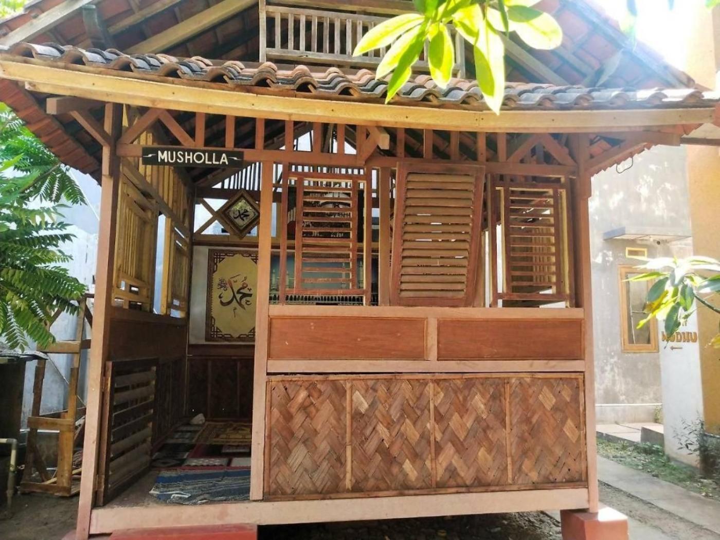 Surya Guest House Probolinggo Exterior foto