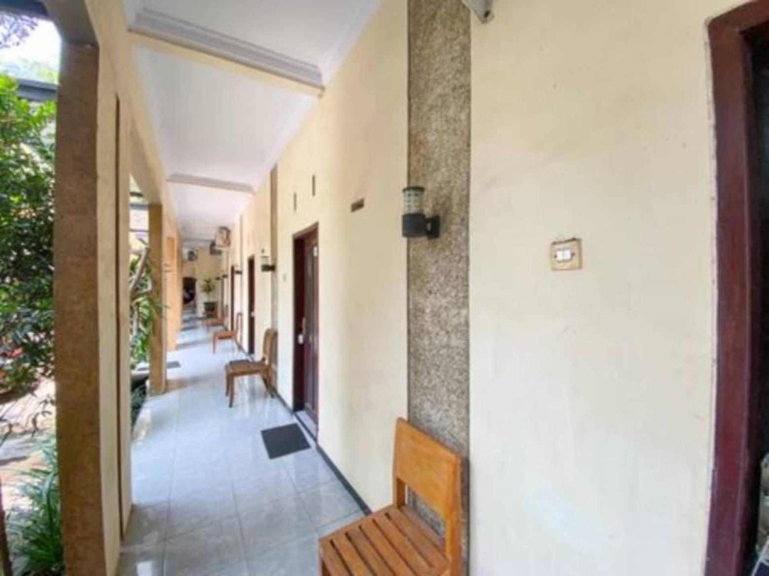 Surya Guest House Probolinggo Exterior foto