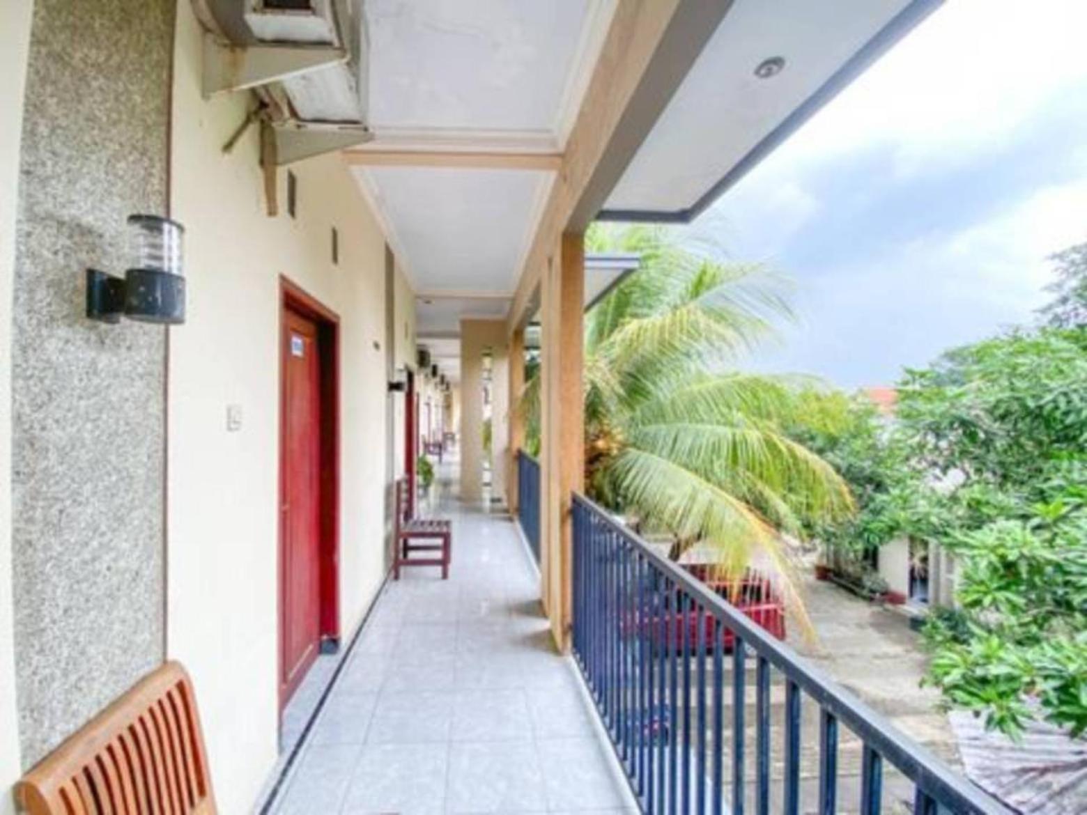 Surya Guest House Probolinggo Exterior foto