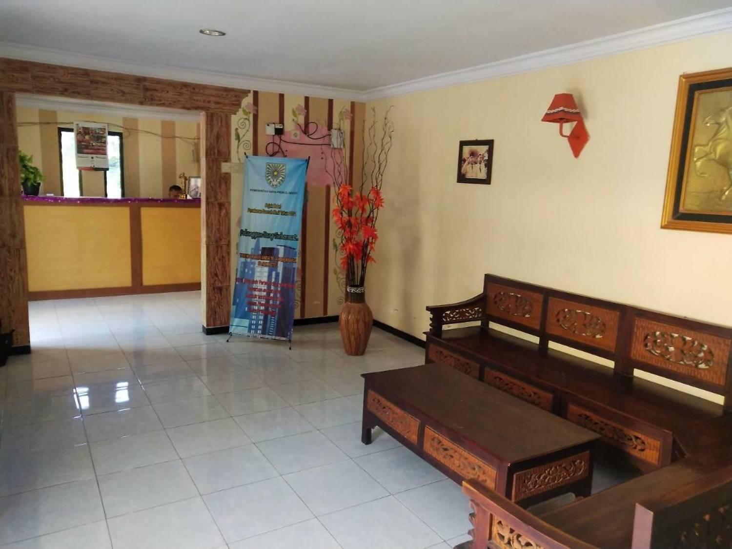 Surya Guest House Probolinggo Exterior foto