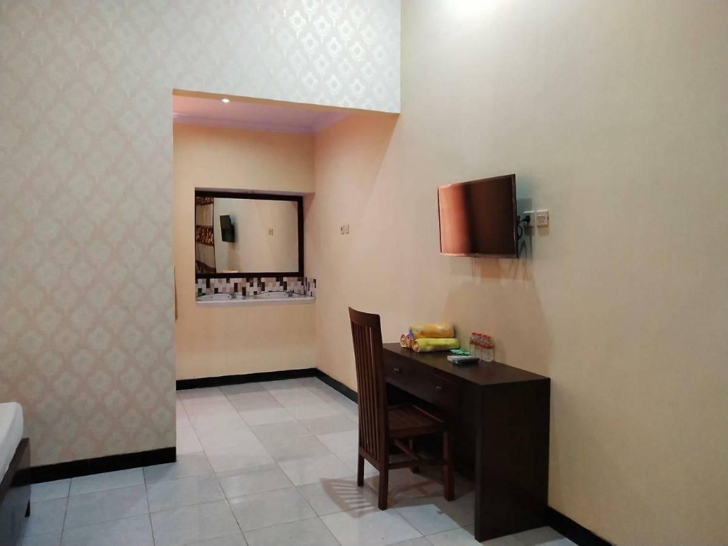 Surya Guest House Probolinggo Exterior foto